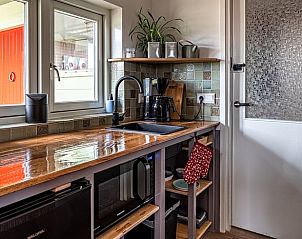 Knusse keuken in Vakantiehuisje in Kalenberg, ideaal voor kookliefhebbers.