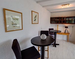 Stijlvolle binnenruimte in Heemsdael vakantiehuis, Breskens, Zeeuws-Vlaanderen met moderne inrichting.