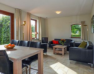 Spacious living room in VZ524 Vakantiewoning Kattendijke, vacation home in Zuid-Beveland.