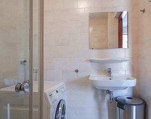 Modern kitchen design in VZ526 Group accommodation Kattendijke.