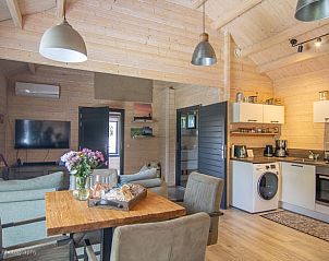 Moderne keuken in Vakantiehuis in Schelluinen, Zuid-Holland.