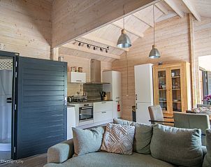 Open keuken en woonkamer in Vakantiehuis in Schelluinen, Alblasserwaard.