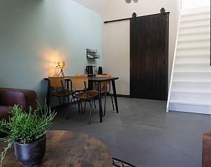 Luxe badkamer met vrijstaand bad in Huisje in Bodegraven, bed and breakfast in het Groene Hart, Zuid-Holland.