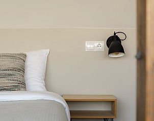 Moderne wastafel in de badkamer van Huisje in Bodegraven, comfortabele bed and breakfast in Zuid-Holland.