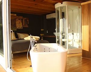 Moderne badkamer in Vakantiehuis in Lekkerkerk, vakantiewoning in het Groene Hart van Zuid-Holland.