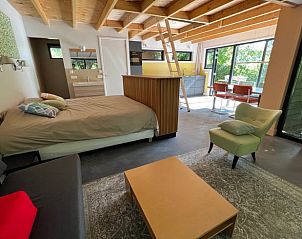 Gezellige binnenruimte van Vakantiehuis in Voorschoten met moderne inrichting.